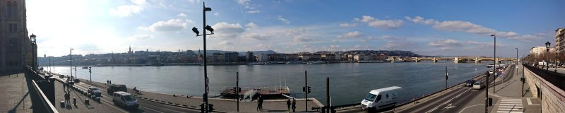 Blick vom Parlament auf die Donau