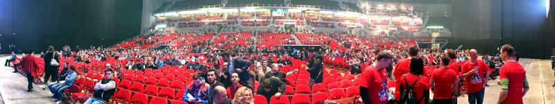 Die Papp László Sportaréna vor dem Konzert der De Angelis-Brüder