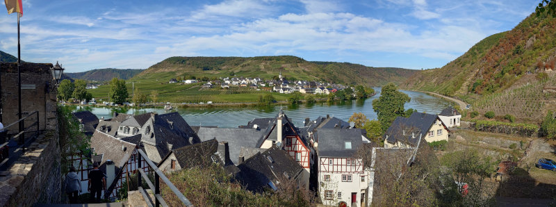 Blick von der Karmeliterkirche St. Josef auf die Mosel