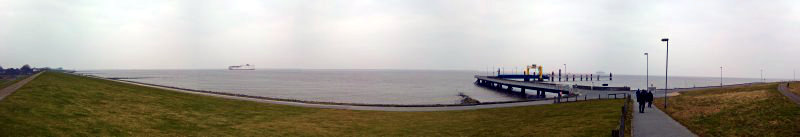 Blick auf die Elbe am Fähranleger Brunsbüttel