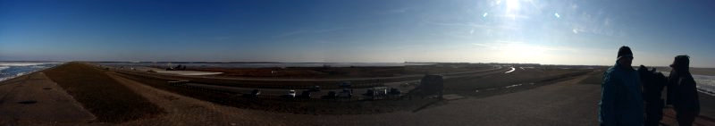 Blick über den Deich auf das Lauwersmeer