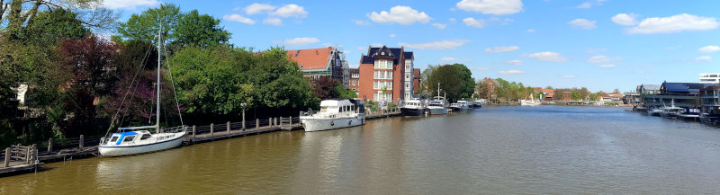 Blick von der Doktor-vom-Bruch-Brücke auf die Leda