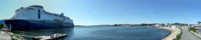 05.06.2016 - Die Color Magic wartet am Color Line Anleger