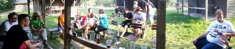 Kleine Pause vor den Ranchhäusern