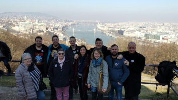 Zu den Onions nach Budapest