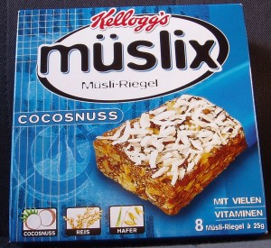 Acht längliche Kokusnüsse mit Schokolade