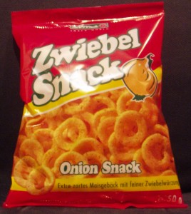 Kau auf dieser Zwiebel