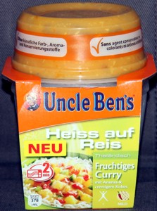 mit Ananas und cremigen Kokos